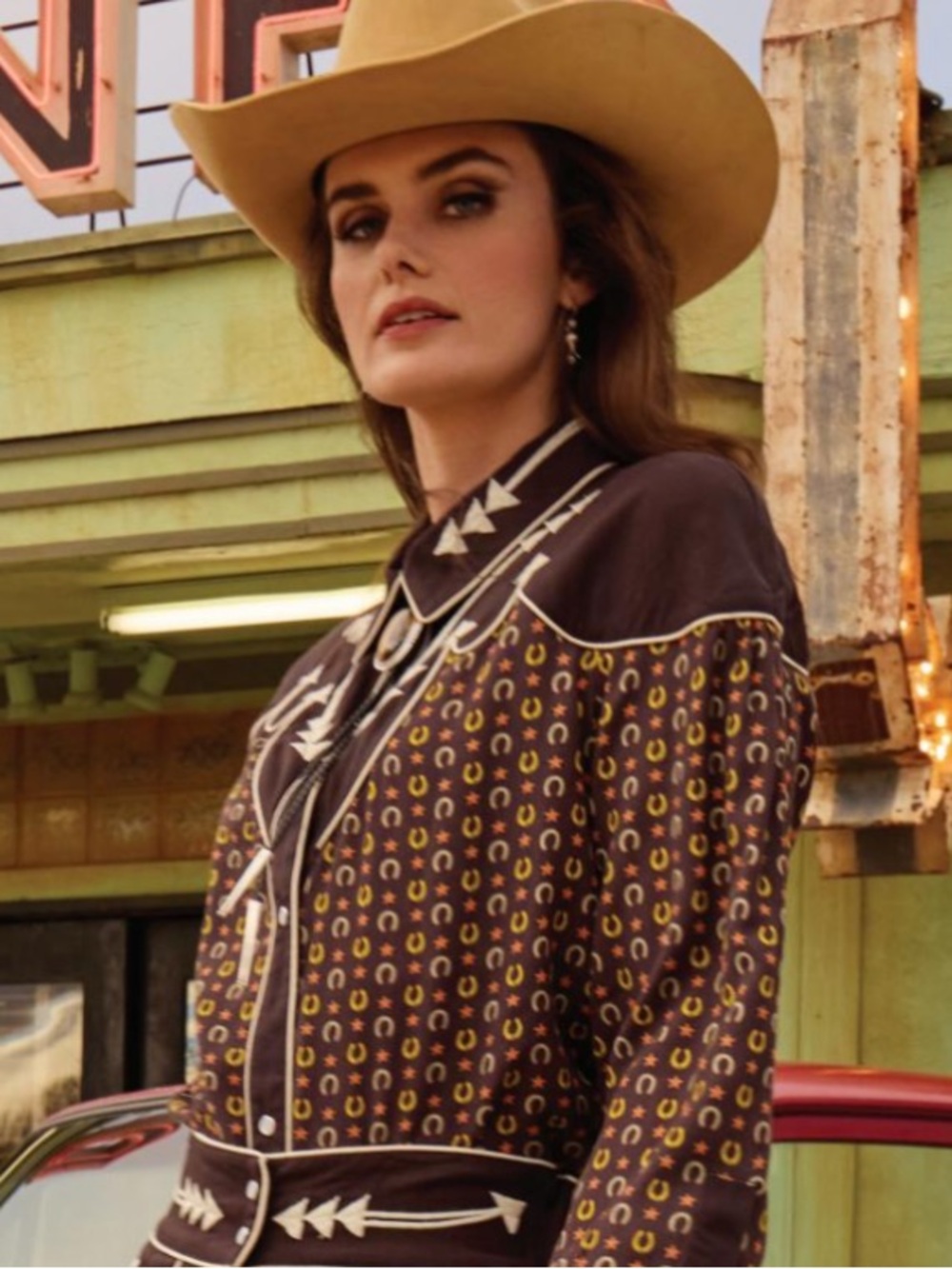 Double D Ranch Pearl Snap Blouse horseshoe print contrasting embroidery L NWOT - Picture 2 of 9